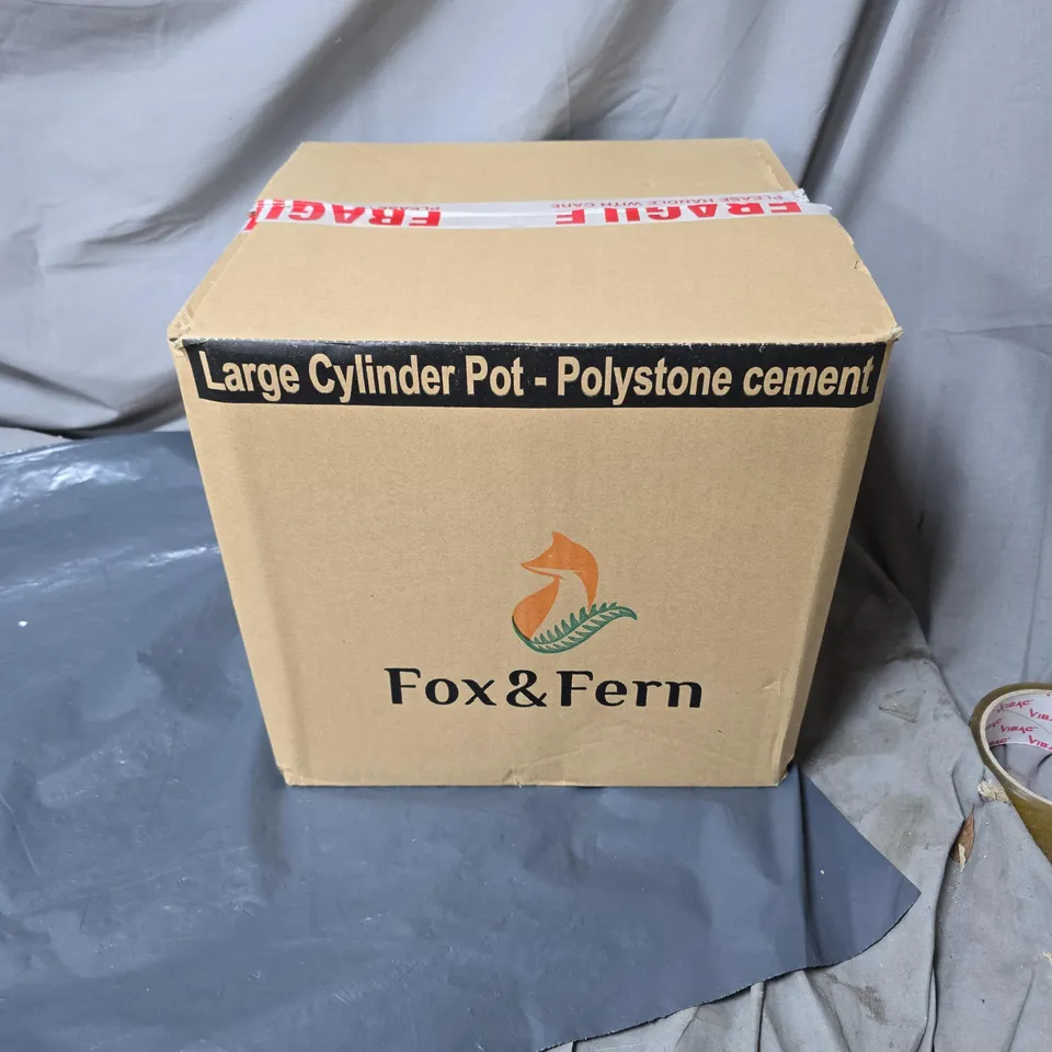 BOXED FOX & FERN LARGE CYLINDER POT – POLYSTONE CEMENT 11"