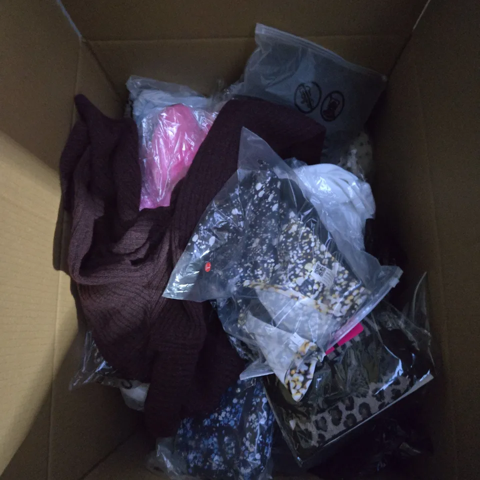 LARGE BOX OF ASSORTED CLOTHING ITEMS IN VARIOUS STYLES, COLOURS AND SIZES