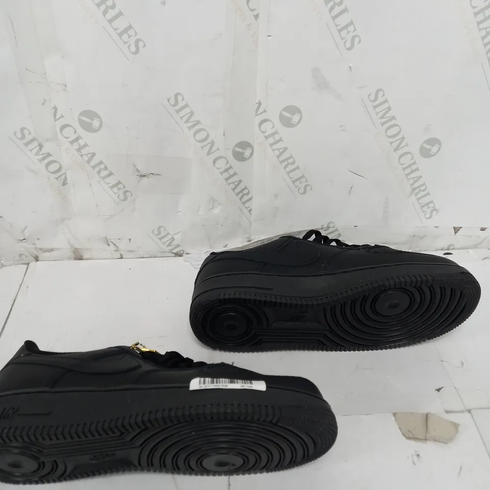UNBOXED PAIR OF NIKE AIR FORCE 1 BLACKOUT SIZE 8 