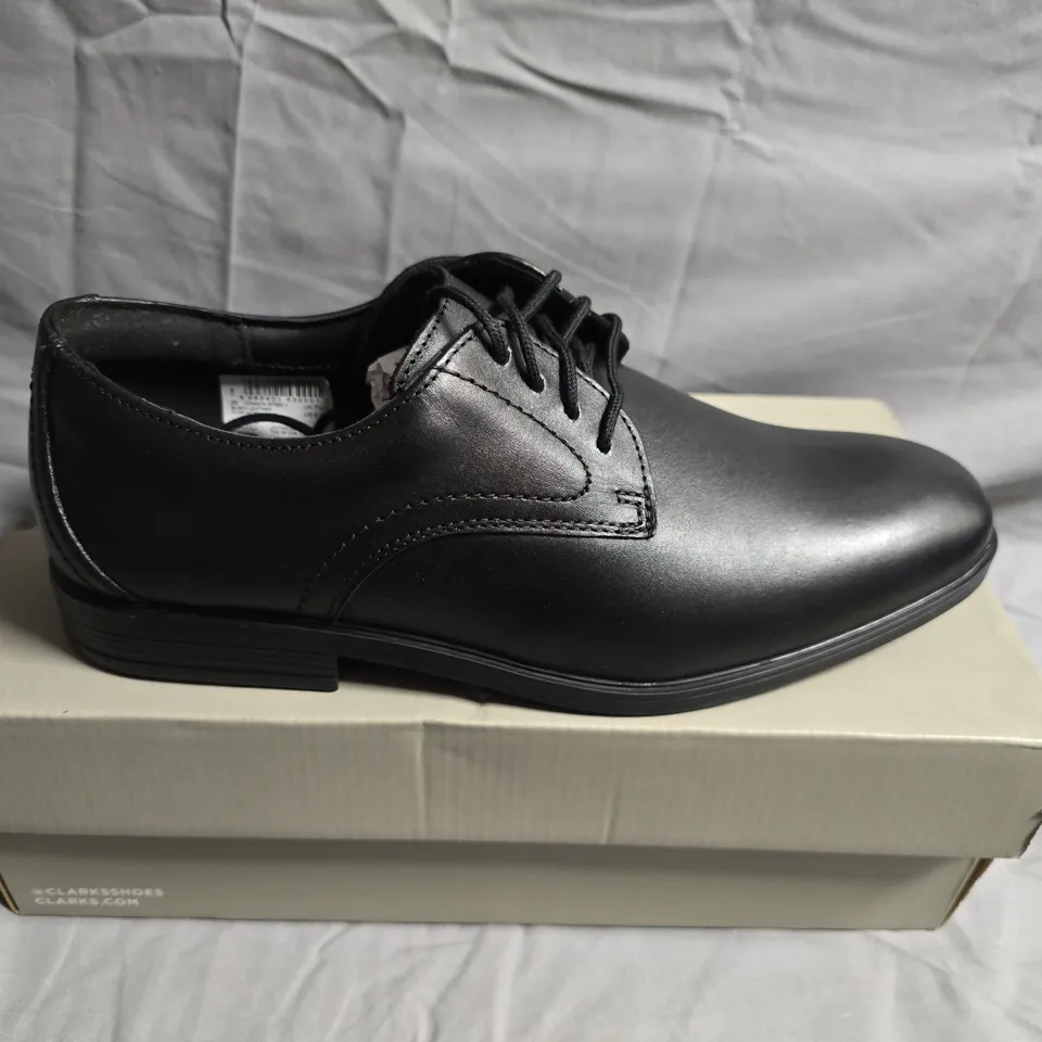CLARKS BLACK LEATHER MEN’S DRESS SHOES - UK SIZE 7.5