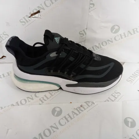 BOXED PAIR OF ADIDAS ADIWEAR TRAINING SHOES IN BLACK AND WHITE - UK SIZE 8