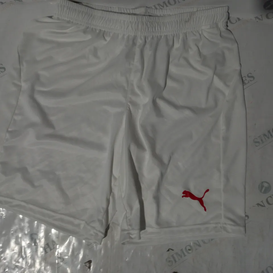 PUMA SHORTS IN WHITE SIZE S