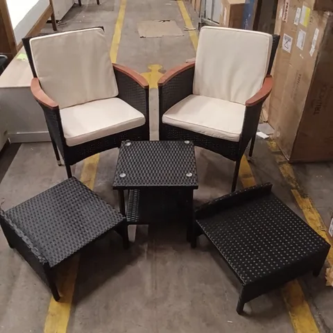 SMALL GARDEN PATIO SET WITH TABLE