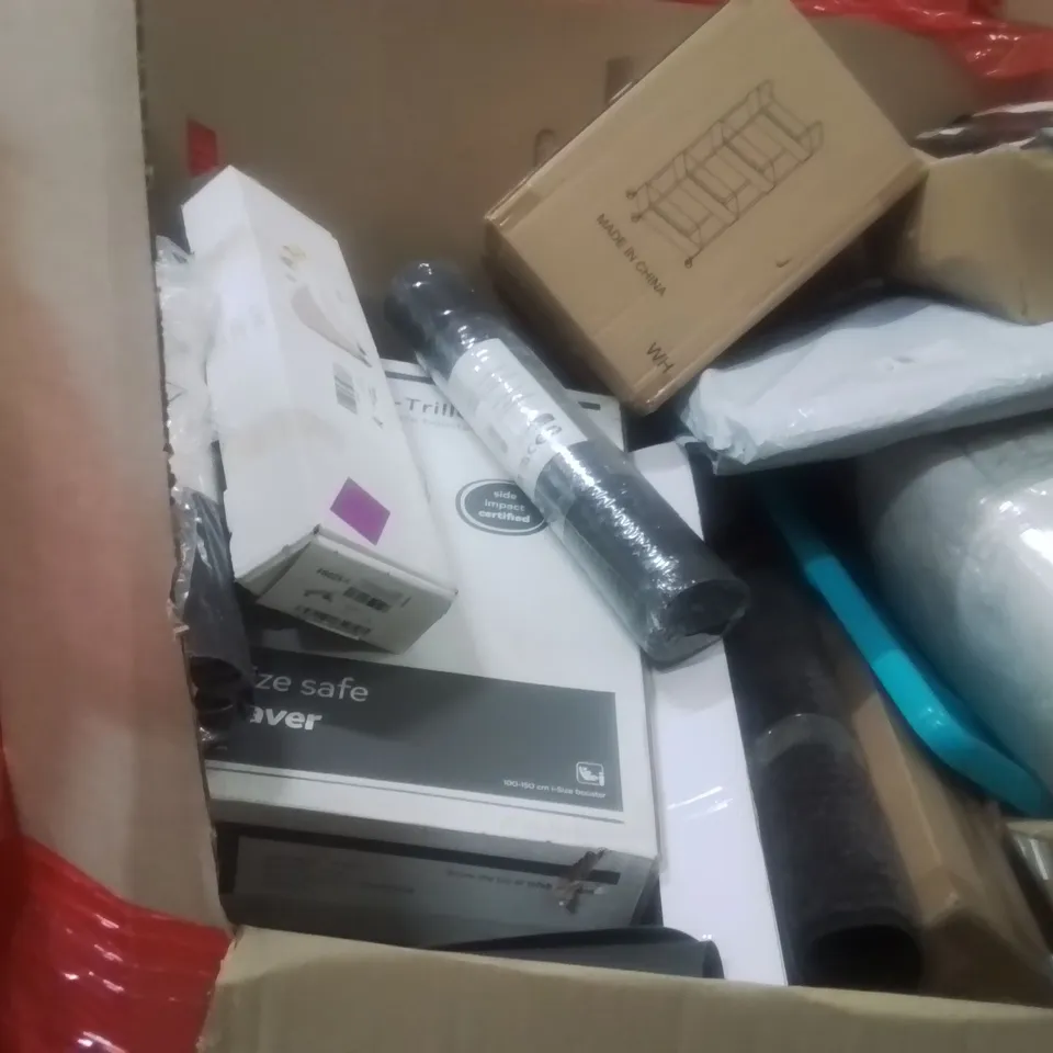 PALLET CONTAINING ASSORTED ITEMS TO INCLUDE: DRESSING TABLE STOOL, TILE LEVELING SPACERS AND WEDGES , RUBBER BUMPER PLATES, WALL MOUNTED MIRROR AND RETRACTABLE SAFETY GATE  ETC...