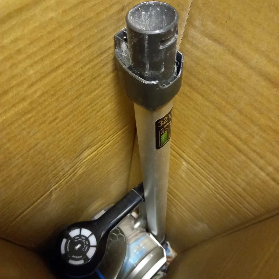 VAX BLADE 32 V CORDLESS VACUUM CLEANER 