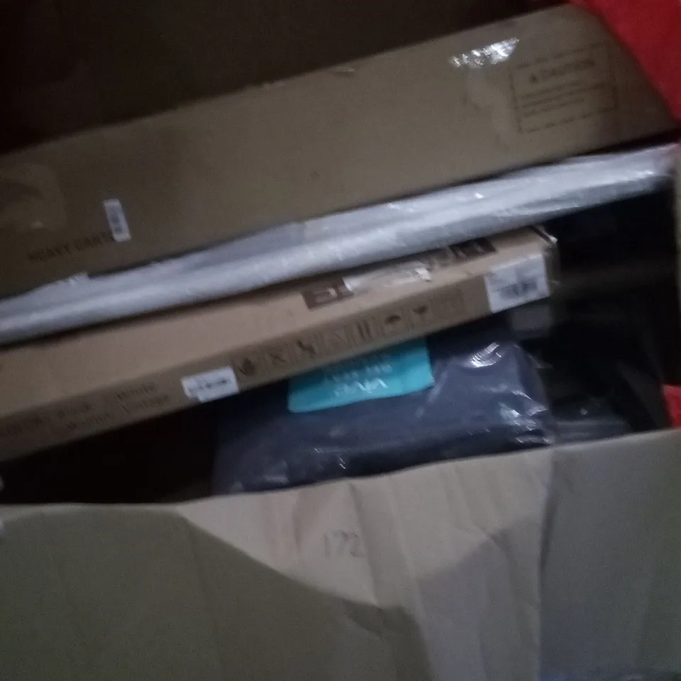 LARGE PALLET OF A SIGNIFICANT QUANTITY OF ASSORTED ITEMS TO INCLUDE  COMPACT CANOPY, HIVE GEL SEAT CUSHION AND WALL AET