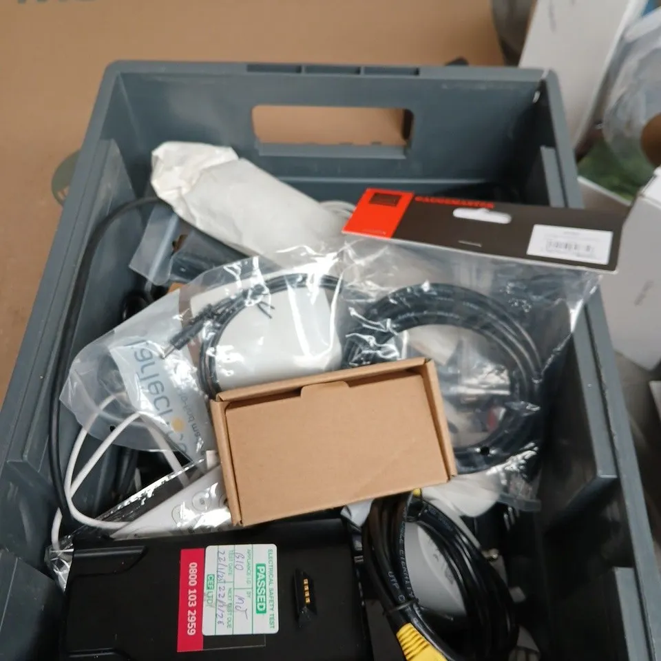 APPROXIMATELY 15 ASSORTED HOUSEHOLD PRODUCTS TO INCLUDE REMOTE CONTROLS , HIGH QUALITY CABLES AND LOGITECH MOUSE