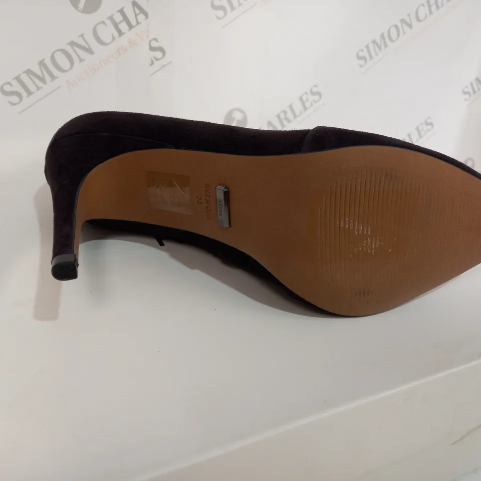 BOXED REISS SUEDE CHOCOLATE BOOT HEELS - SIZE 5