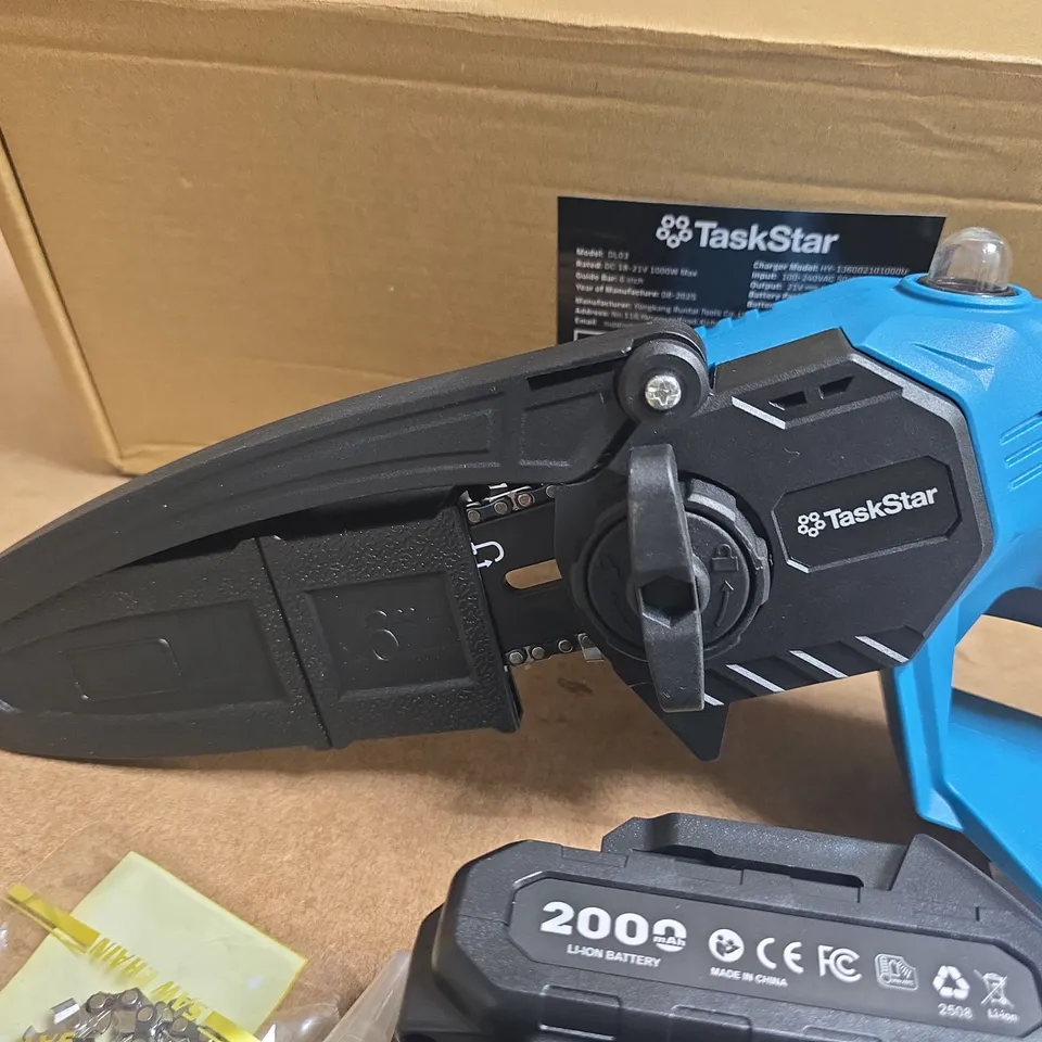 TASKSTAR DL03 CORDLESS IMPACT WRENCH KIT – 20V, 2X 2000MAH BATTERIES, CHARGER, MANUAL & GLOVES