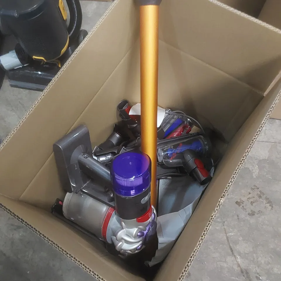 BOXED DYSON V8 VACUUM CLEANER 