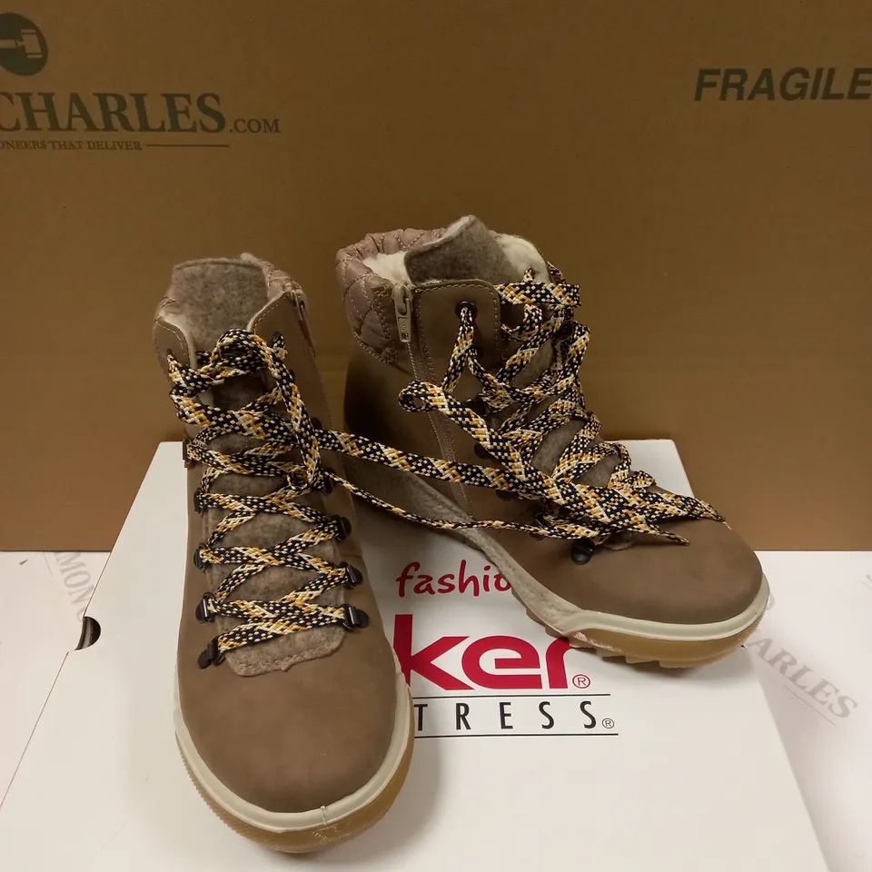 RIEKER WATER RESISTANT LACE UP BOOT SIZE 5