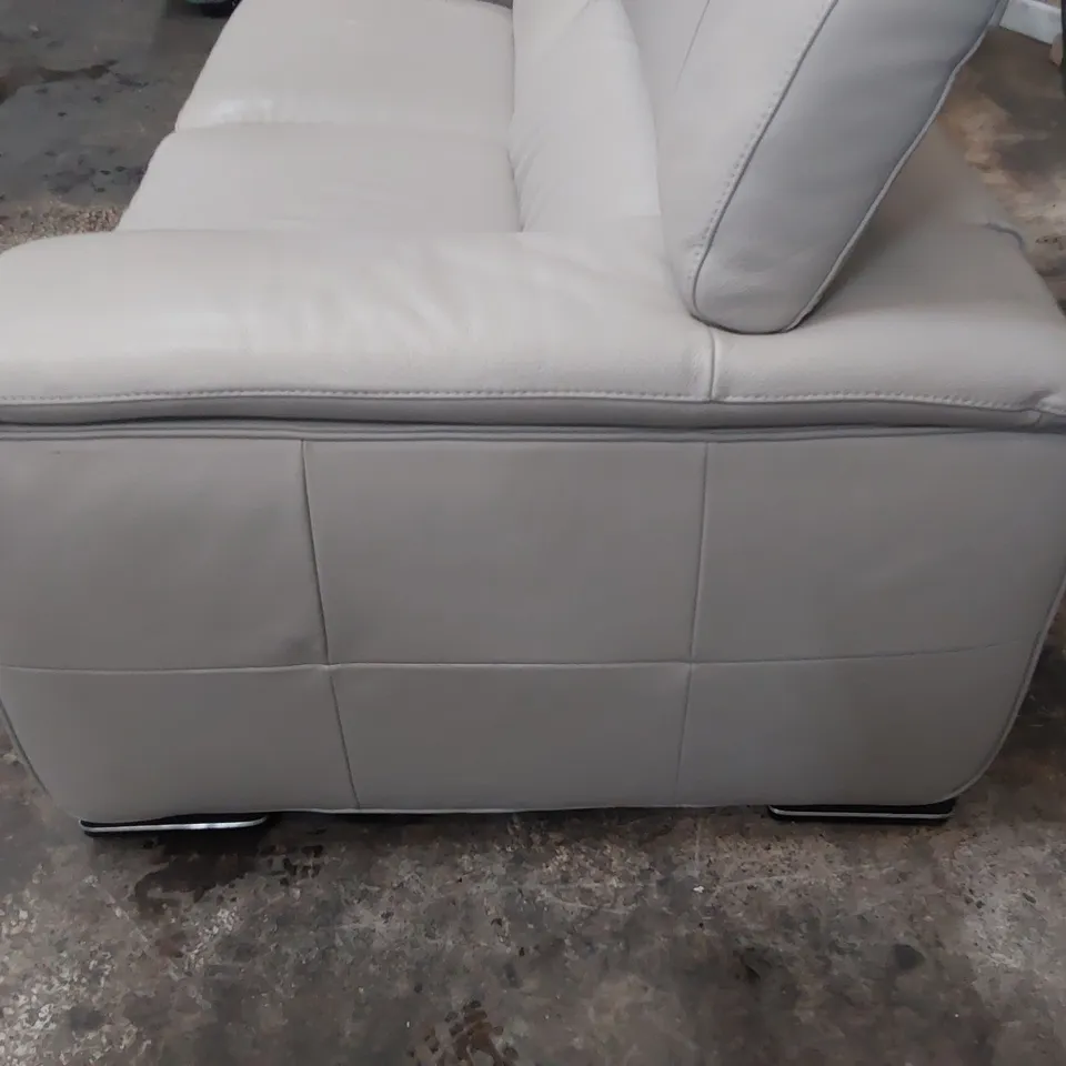 QUALITY ITALIAN DESIGNER MELO THREE SEATER SOFA WITH ADJUSTABLE HEADRESTS LIGHT GREY LEATHER 