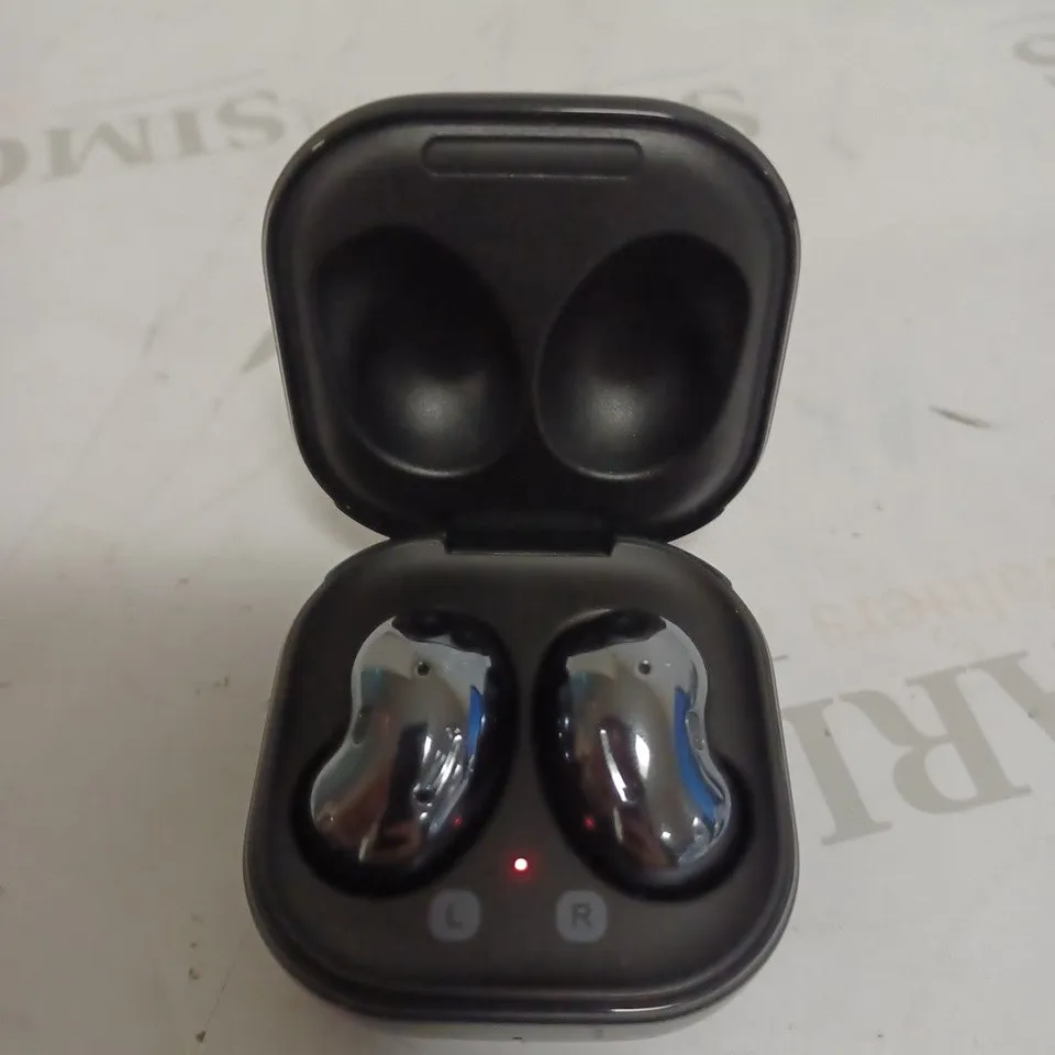 SAMSUNG EARBUDS BLACK