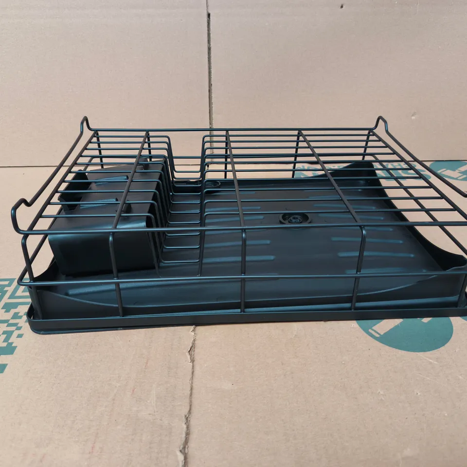 PLASTIC DRYING RACK IN BLACK