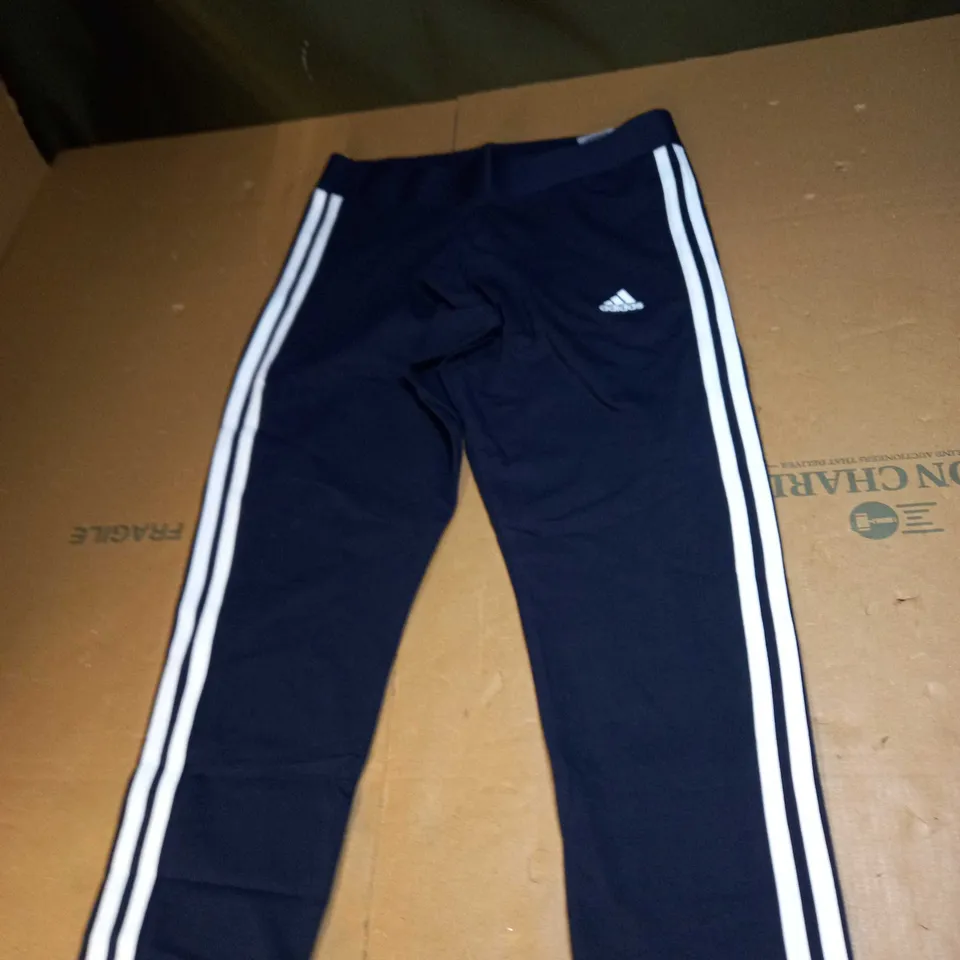 ADIDAS LOGO THREE STRIPPED LEGGINGS SIZE M
