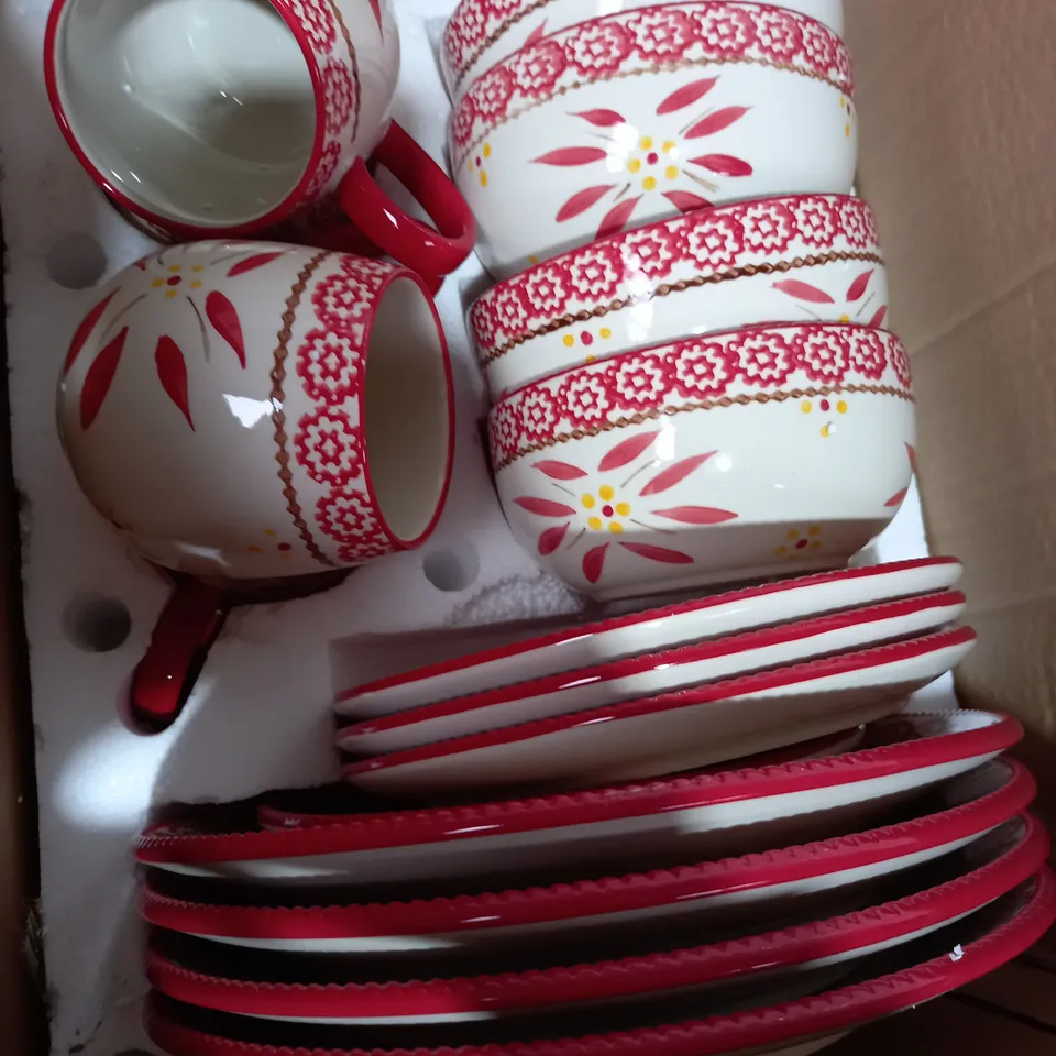 TEMP-TATIONS CERAMIC DINNERWARE SET