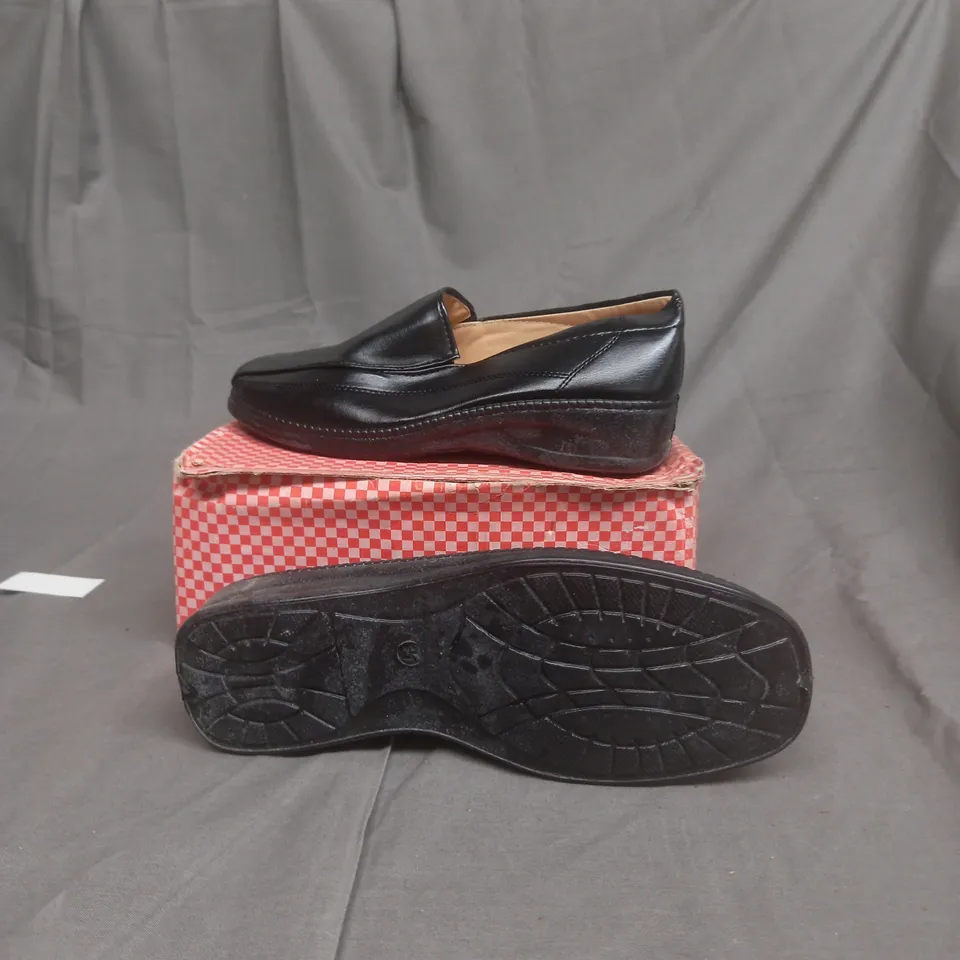 BOXED SUEVES BLACK SHOES SIZE 36