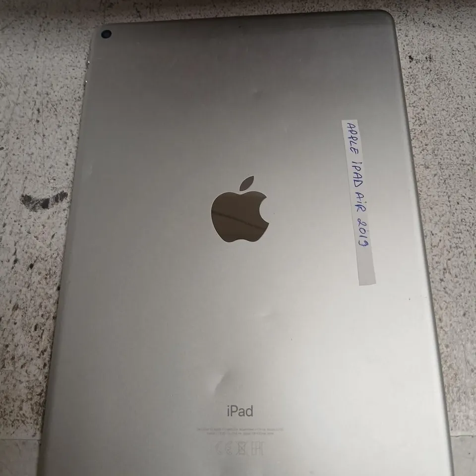 APPLE IPAD AIR (2019) – SILVER