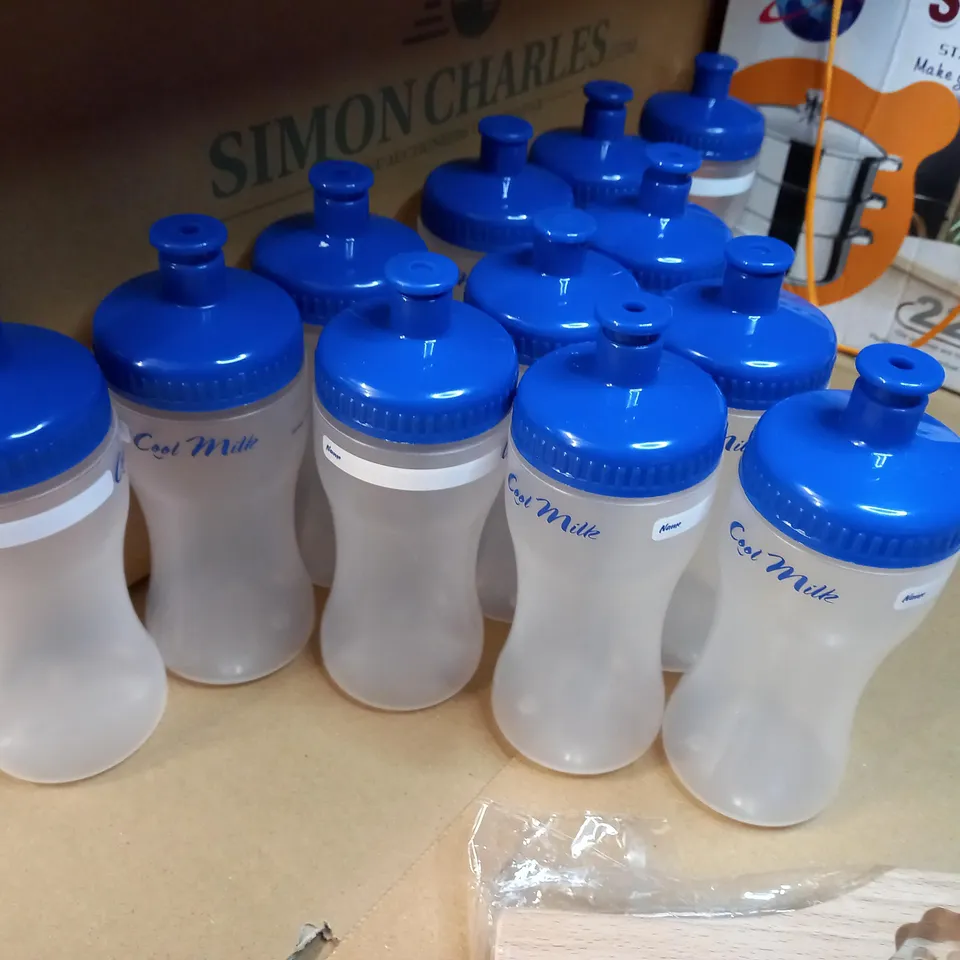 LOT OF APPROX 15 ASSORTED HOUSEHOLD/COOKWARE ITEMS TO INCLUDE: STEAMER, BOTTLES, SILICONE ITEMS, 