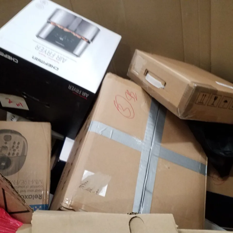 PALLET OF ASSORTED PRODUCTS INCLUDING COOKER HOOD, LUXURY AIR BED, STAND HAIR DRYER, HD DISC PLAYER