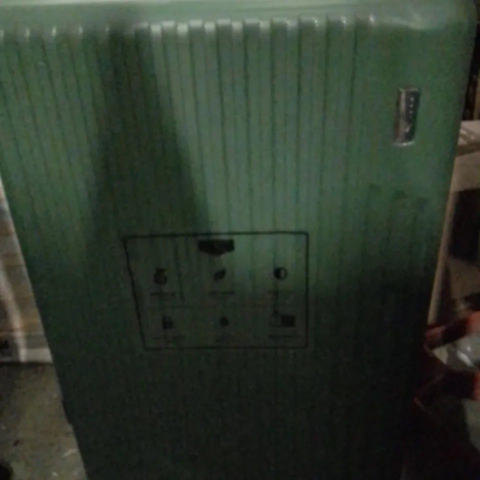 UNBOXED KEPLIN LUGG BIG SIZE TRAVEL SUITCASE WITH WHEELS SECURE LOCK SYSTEM GREEN COLOUR 