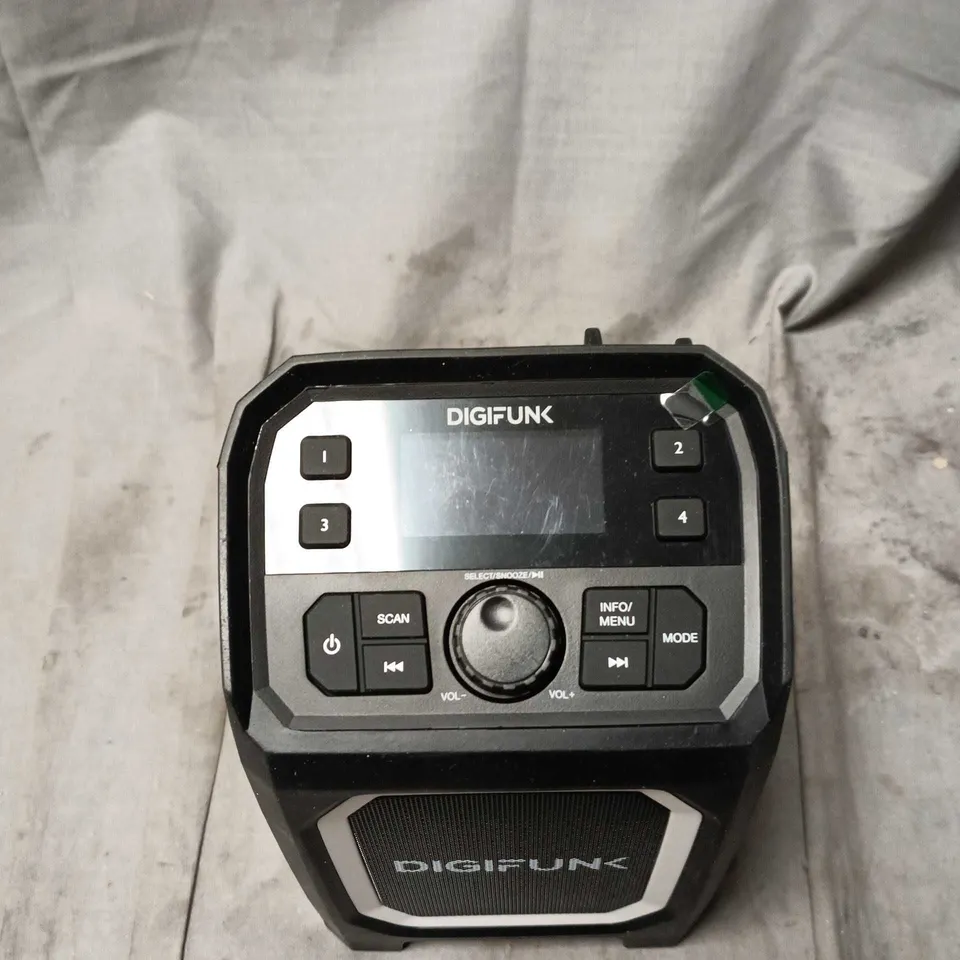 DIGIFUNK PORTABLE DAB RADIO WITH BLUETOOTH – DAB/FM/AUX. UNBOXED