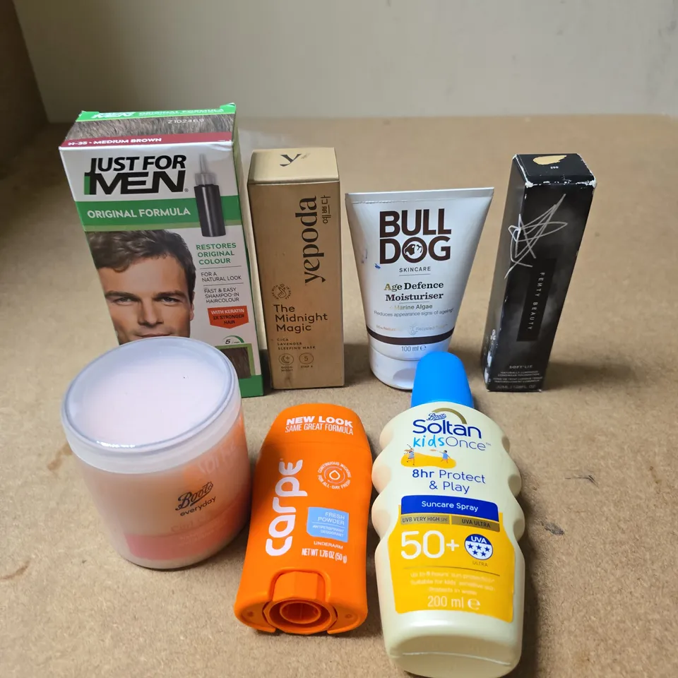 APPROXIMATELY 15 ASSORTED HEALTH & BEAUTY PRODUCTS TO INCLUDE JUST FOR MEN, BULL DOG MOISTURISER, SOLTAN SUNCREAM ETC