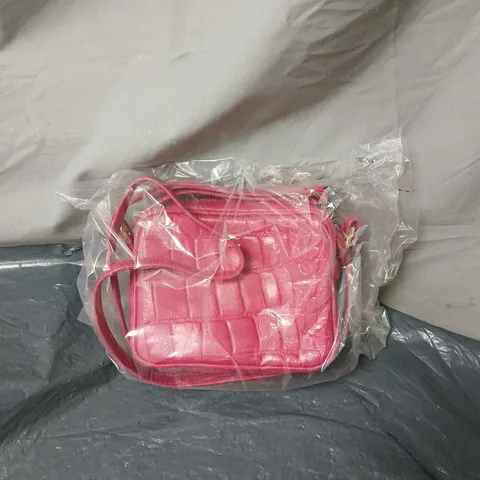 RASPBERRY LEATHER HANDBAG/PURSE