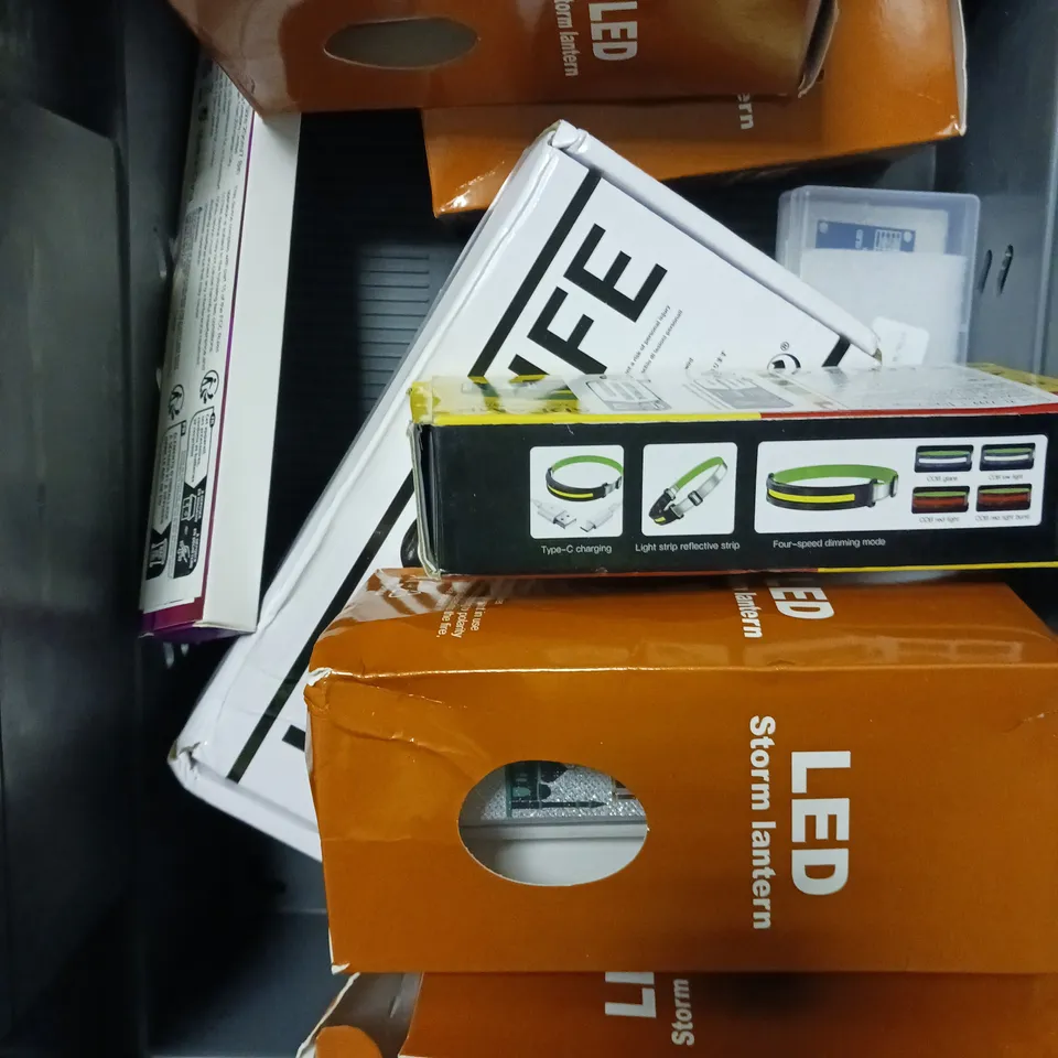 APPROXIMATELY 10 ASSORTED ELECTRICAL PRODUCTS TO INCLUDE HEADLAMP, PULSE OXIMETER, HARD DRIVE ENCLOSURE ETC 