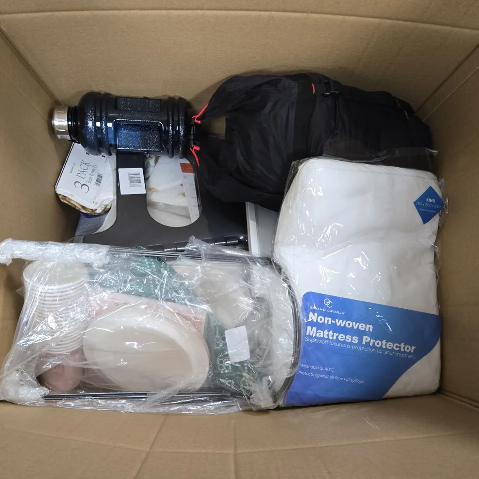 APPROXIMATELY 15 ASSORTED HOUSEHOLD PRODUCTS TO INCLUDE BEDDING , UV LIGHT KIT  ETC 