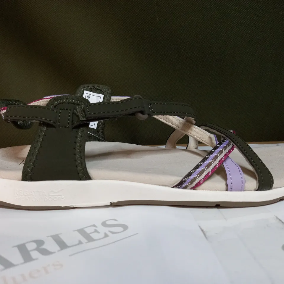 REGATTA LADY ROMA SANDALS SIZE 6