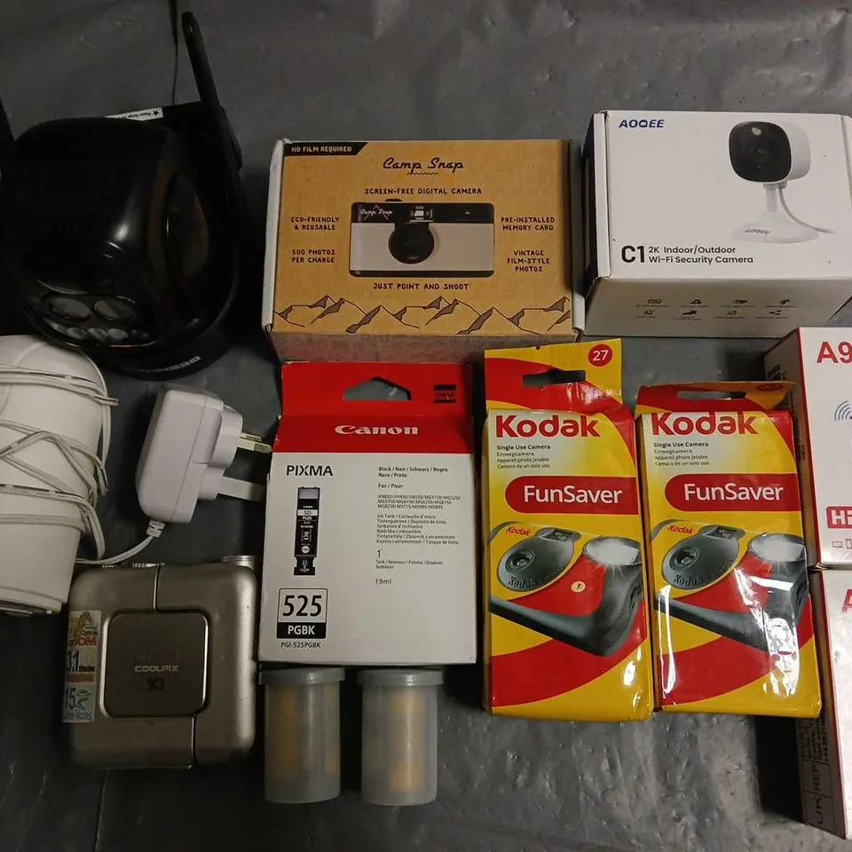 LOT OF APPROXIMATELY 12 ASSORTED ITEMS TO INCLUDE KODAK FUNSAVER CAMERAS, INDOOR WI-FI CAMERA AND CANON PIXMA 525