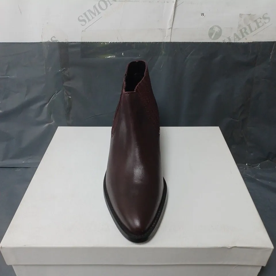 BOXED PAIR OF WOMENS WINE LEATHER ANKLE BOOTS SIZE 36