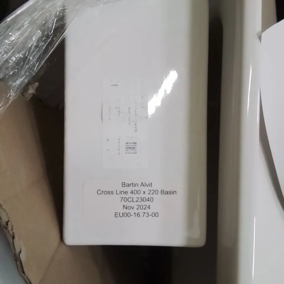 PALLET OF ASSORTED BATHROOM PRODUCTS TO INCLUDE;BARTIN ALVIT CROSS LINE BASIN,ALVIT BASI