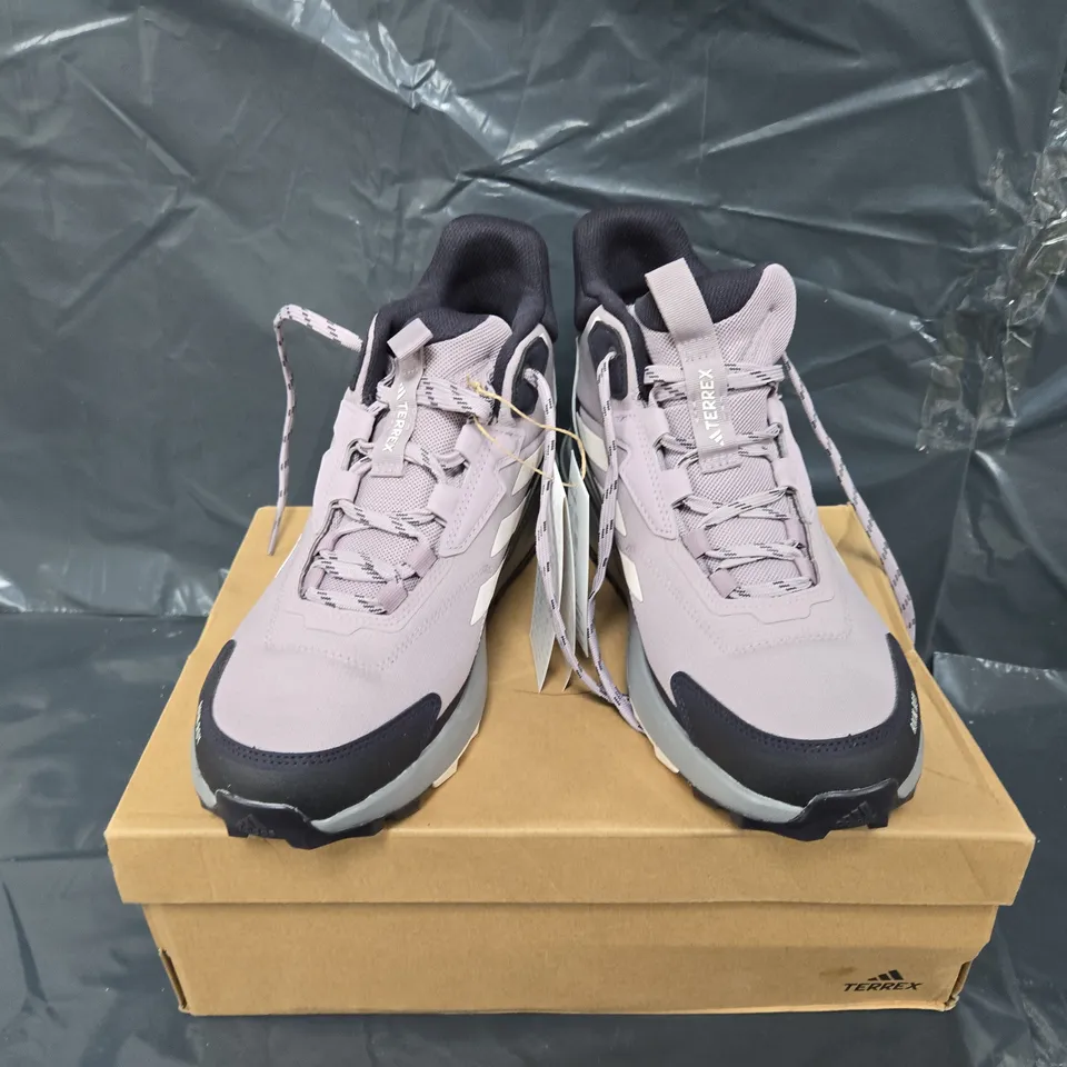 BOXED PAIR OF ADIDAS WOMENS TERREX ANYLANDER MID IN PINK - UK 7