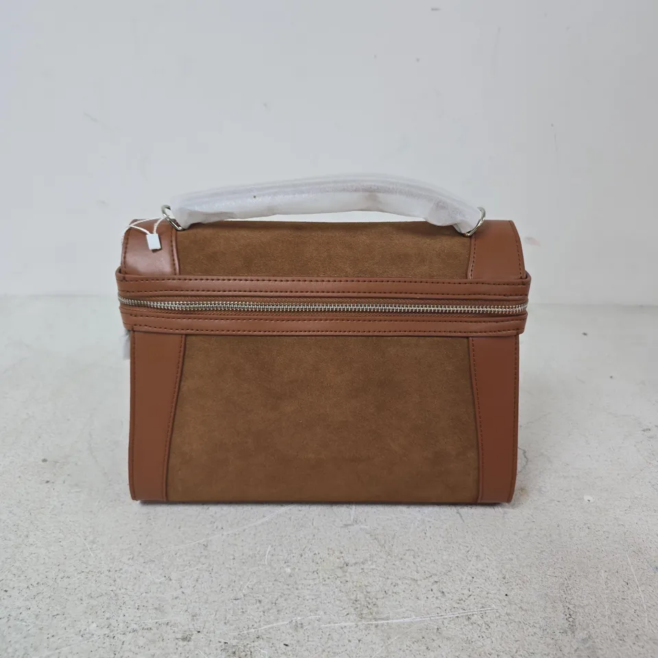 GRAND PELLE BROWN LEATHER HANDBAG WITH TAN SUEDE PANEL AND TOP ZIP CLOSURE