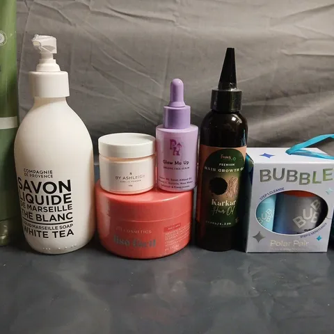 APPROXIMATELY 15 ASSORTED HEALTH & BEAUTY PRODUCTS TO INCLUDE SWEET BEE, AVON AND SHAMPOO