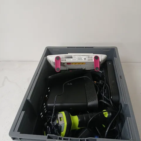 APPROXIMATELY 10 ASSORTED ELECTRICAL ITEMS INCLUDING PLUSNET ROUTER AND SKY REMOTE
