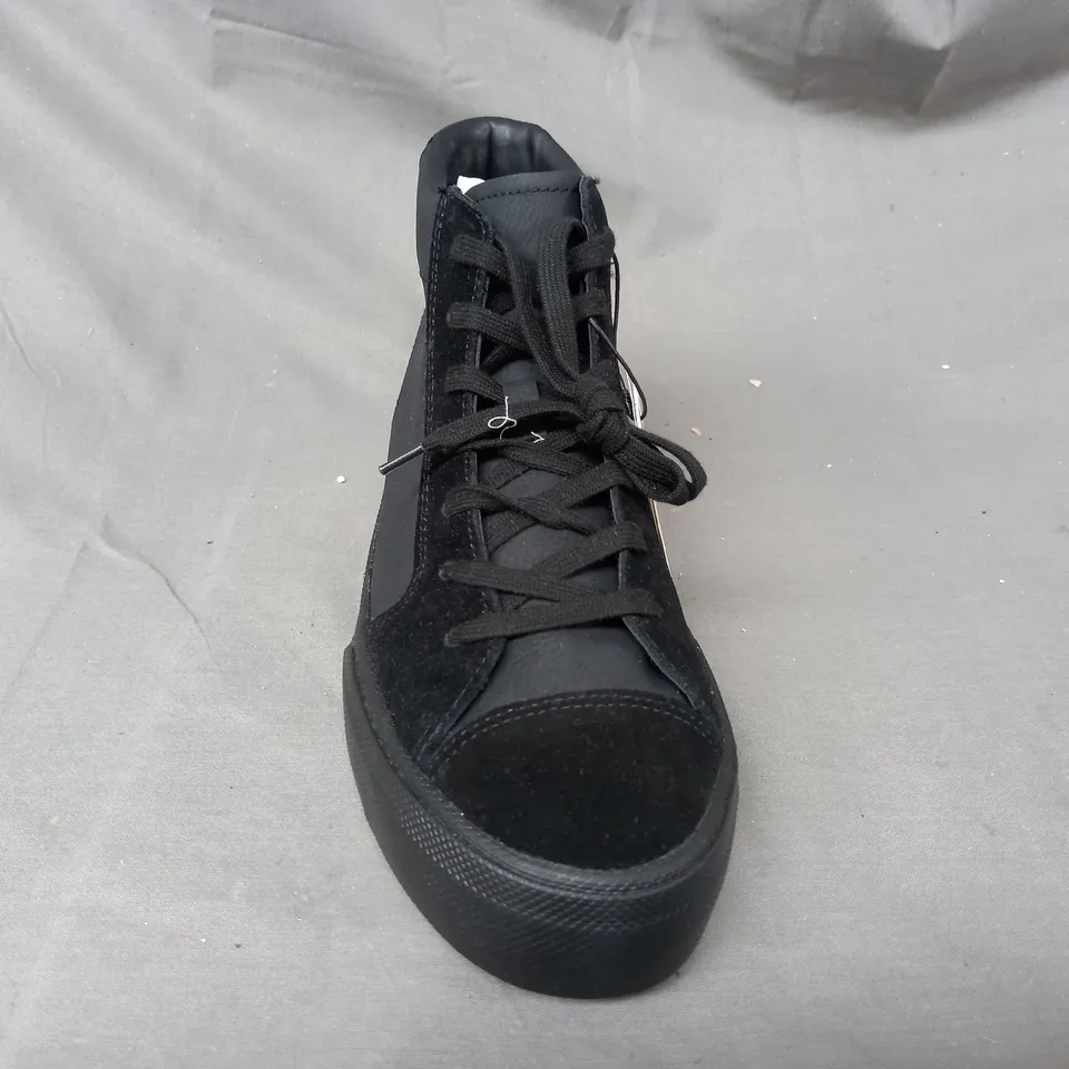 PAIR OF ZARA HIGH TOP SHOES IN BLACK UK SIZE 9