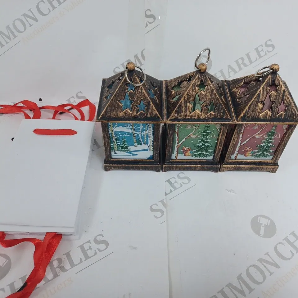 FESTIVE SET OF 3 MINIATURE PRE-LIT LANTERNS 