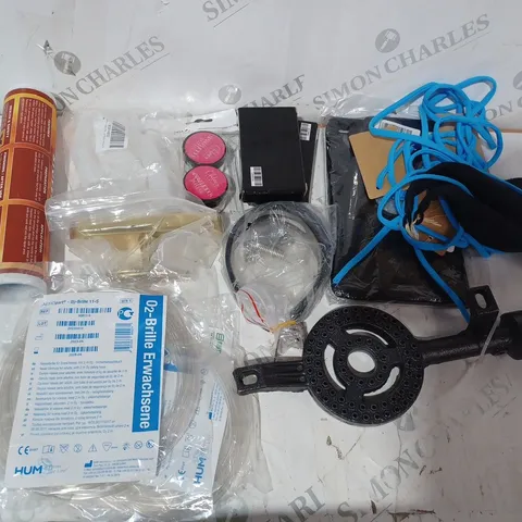 GROUP OF ASSORTED HOUSEHOLD ITEMS