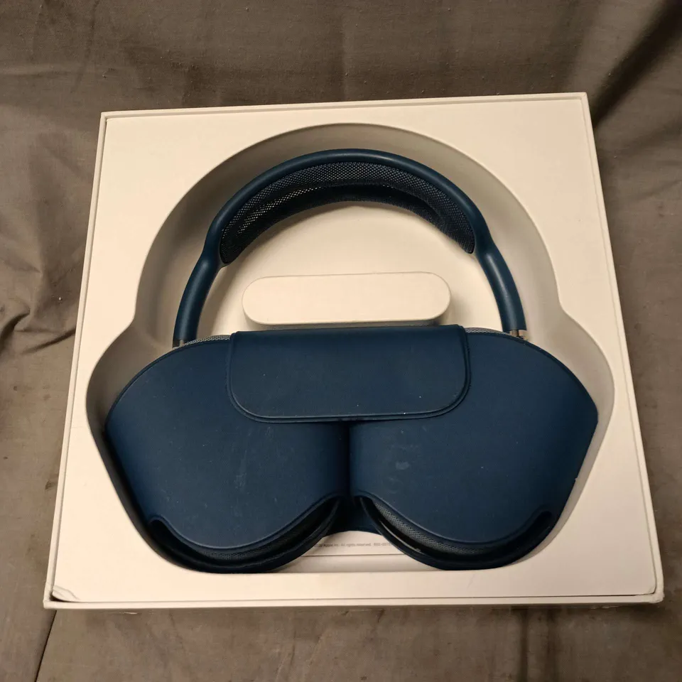 APPLE AIRPODS MAX WITH SMART CASE