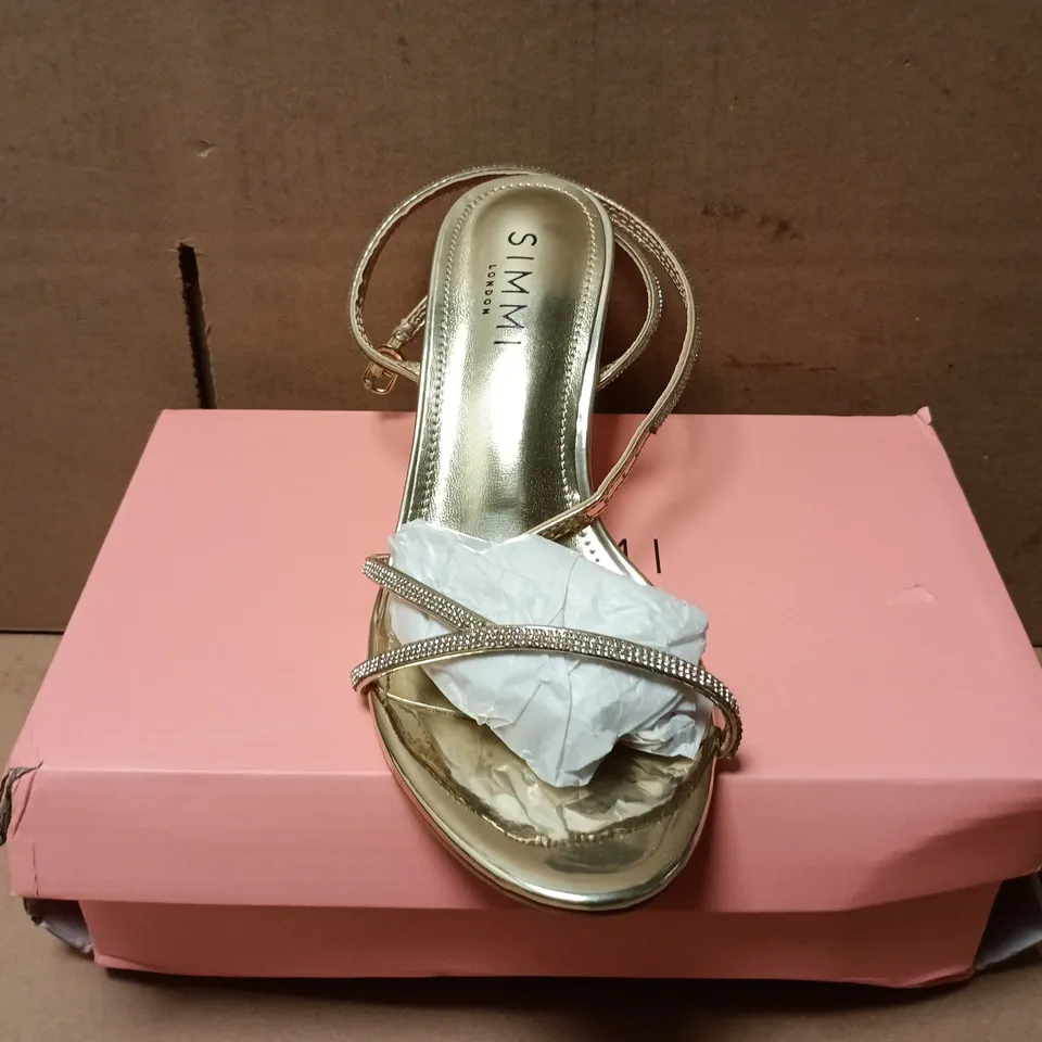 BOXED PAIR OF SLIMMI LONDON WIDE FIT YASMIN EMBELLISHED HEELS IN GOLD COLOUR - UK 4