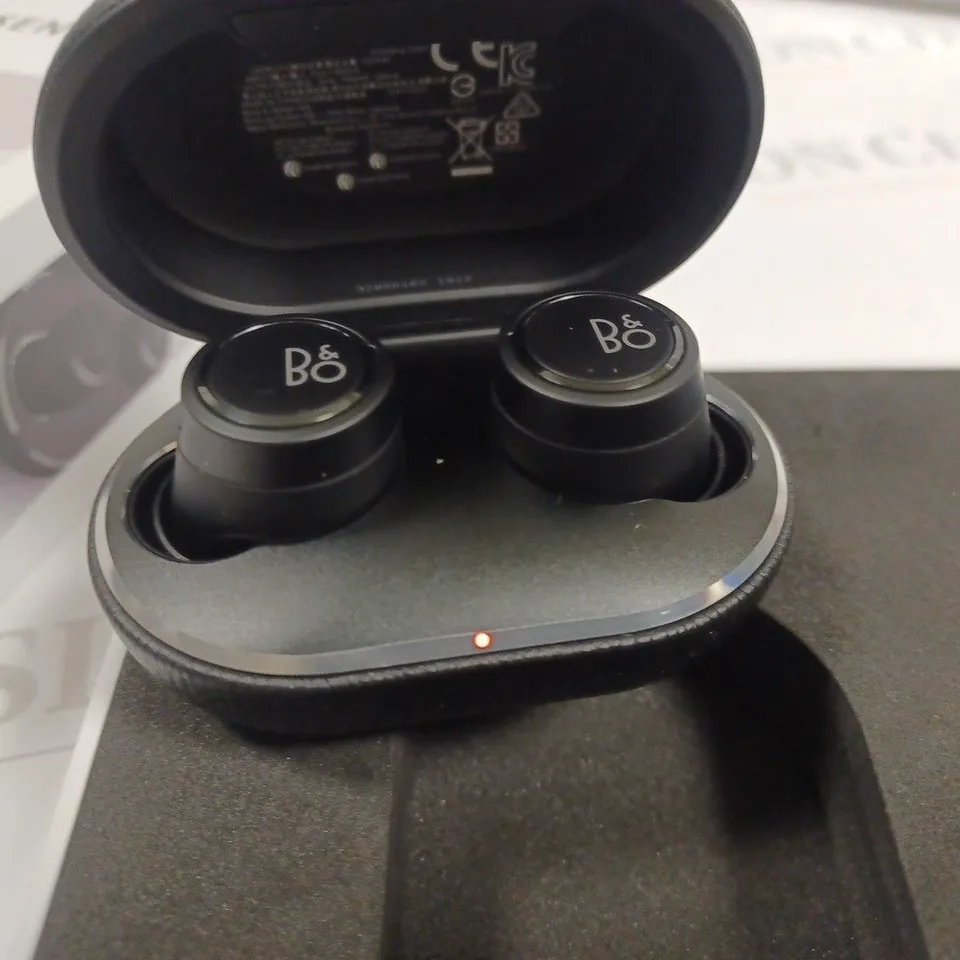 BOXED BANG & OLUFSEN E8 3RD GENERATION TWS EARBUDS