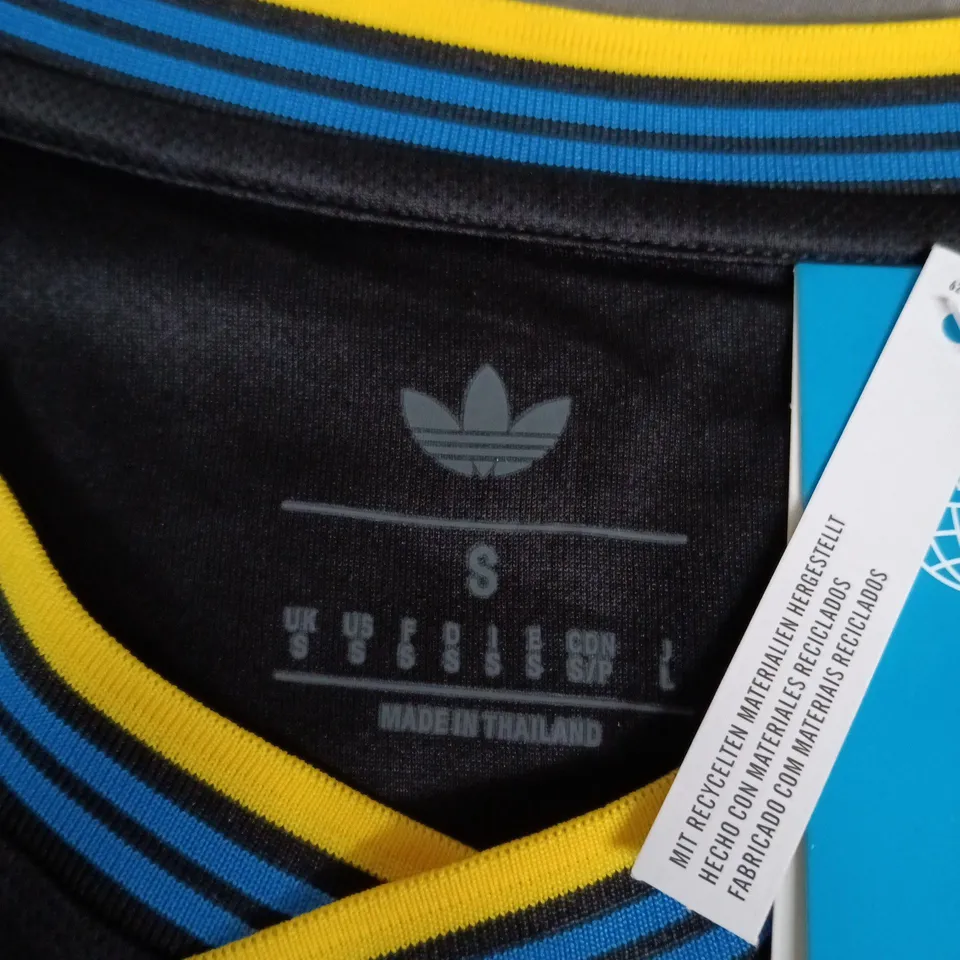 ADIDAS MANCHESTER UNITED FOOTBALL JERSEY – BLACK WITH SNAPDRAGON SPONSOR, UK S