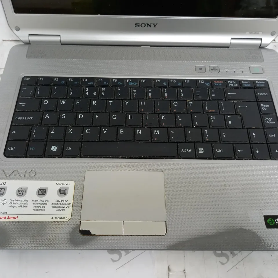 SONY VAIO VGN-NS10L LAPTOP IN SILVER