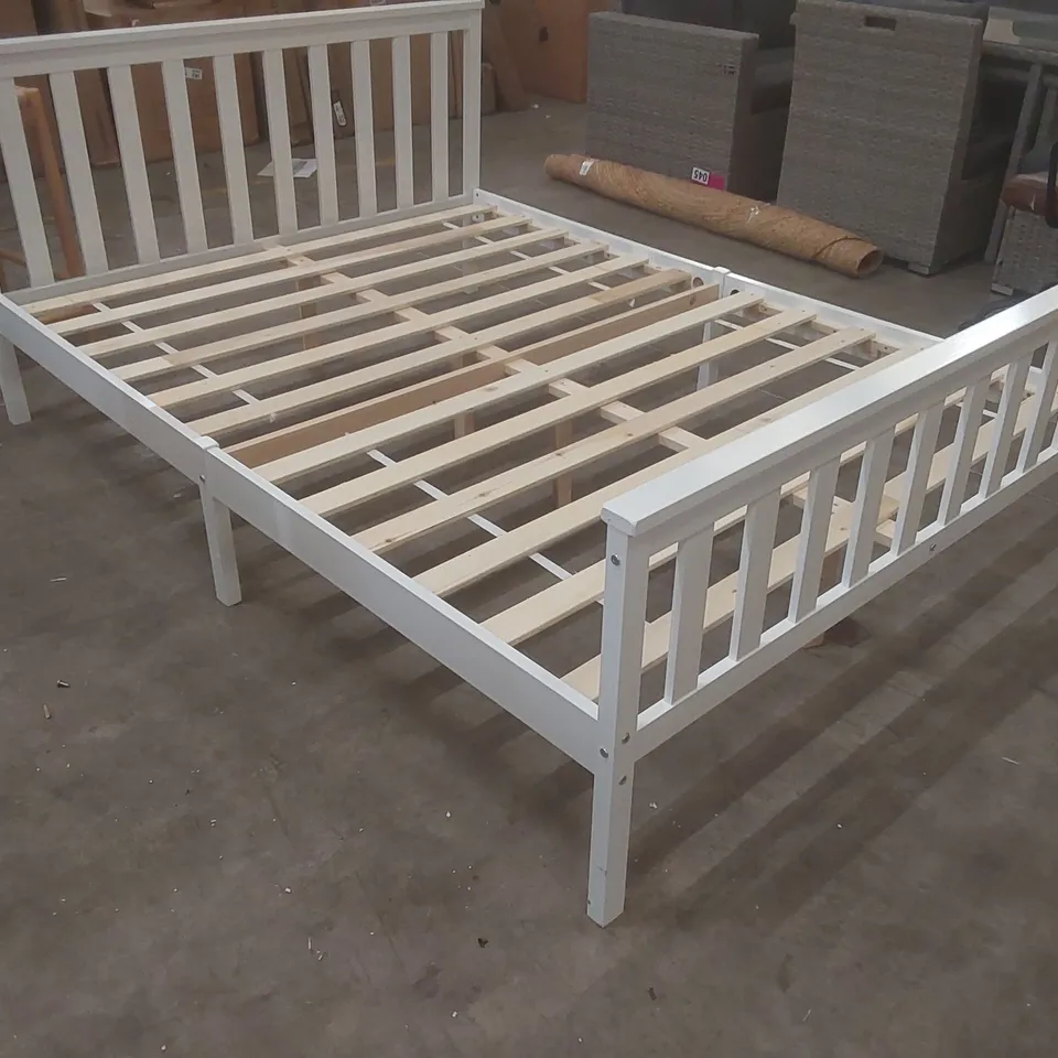 MAREIKE BED SIZE: DOUBLE (4'6) COLOUR: WHITE