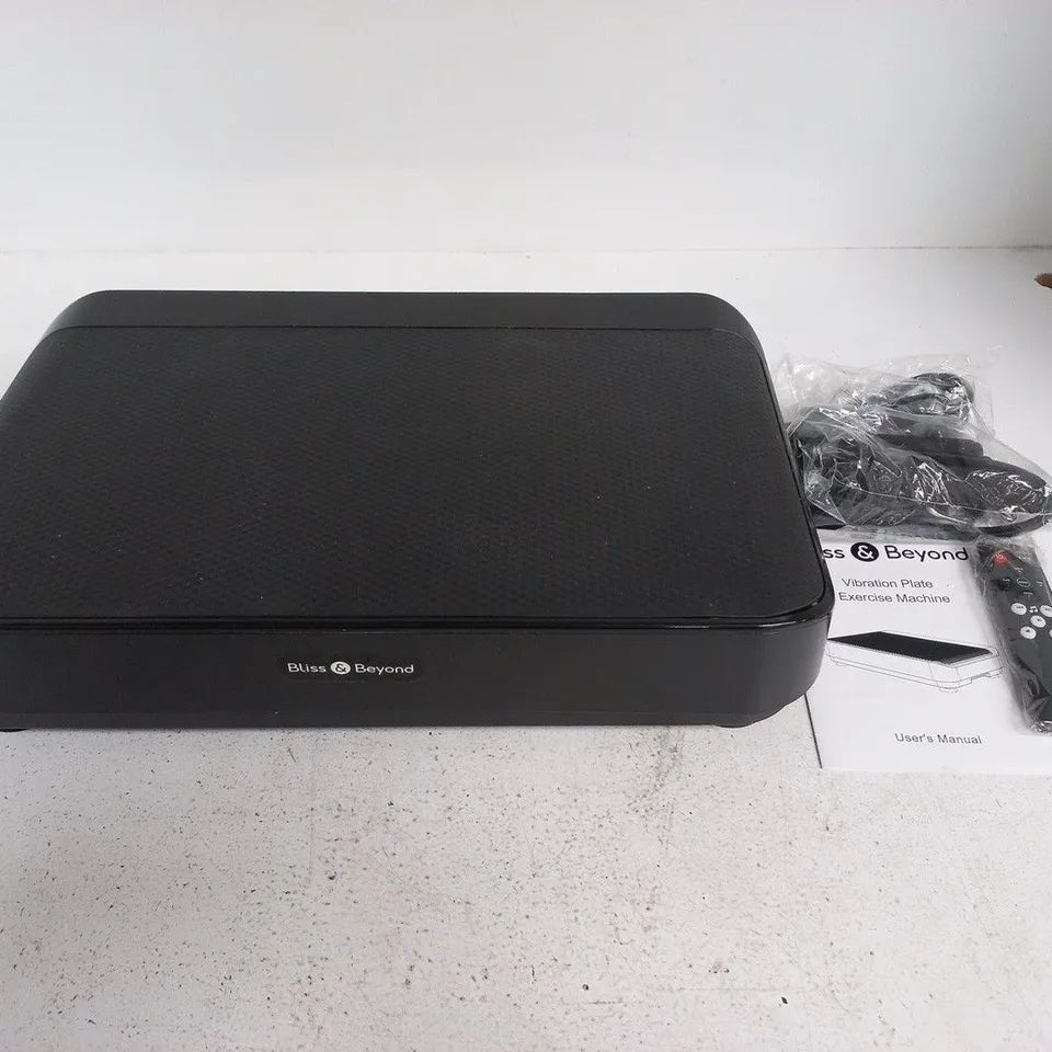 BOXED BLISS & BEYOND VIBRATION PLATE EXERCISE MACHINE IN BLACK 