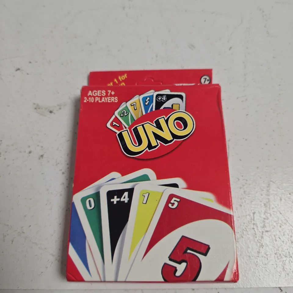 TOTE OF APPROXIMATELY 15 ASSORTED ITEMS INCLUDING UNO, SOLAR WOBBLER AND DOUGHNUT BEAR ERASERS