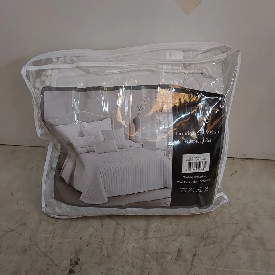 BAGGED WILLMOT MICROFIBRE BEDSPREAD SET // SIZE: SUPERKING